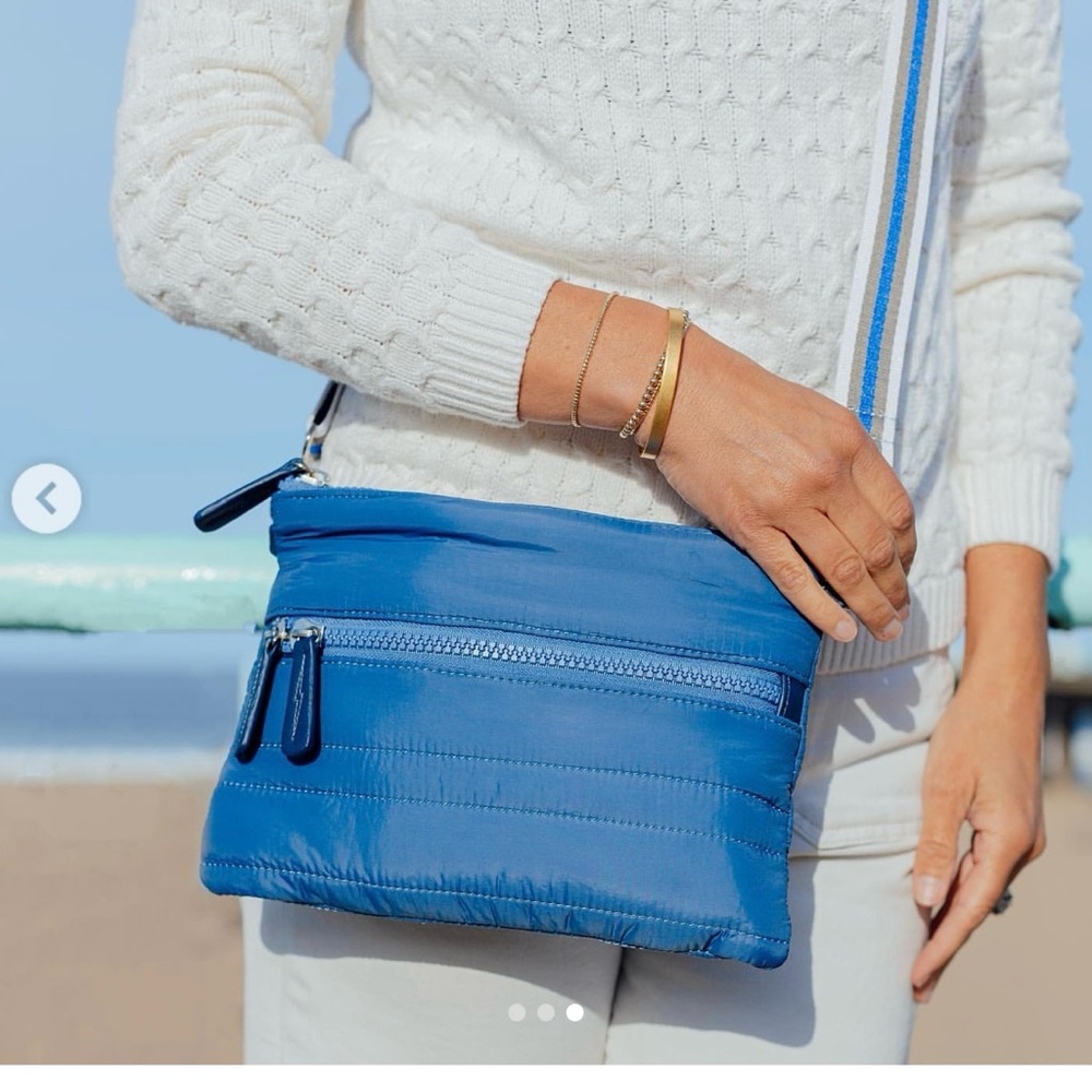 NWT summer blue Zelda playful bag by Meredith Sinclair. Everyday sidekick bag